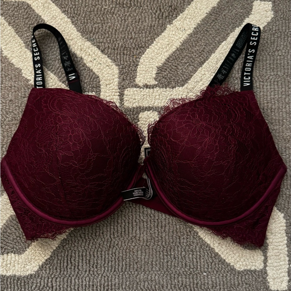 Victoria's Secret Burgundy Lace Bra size 38D